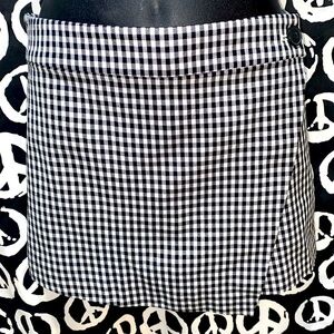 CLUB MONACO CHECKERED BLACK/WHITE MINI SKORT SZ 6